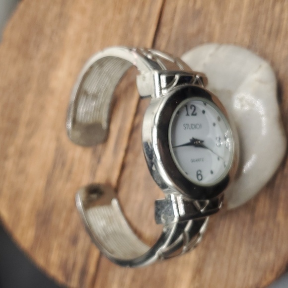 B2515 studio time rare collectible watch needs batteries‎ vintage cuff band tort main image 4
